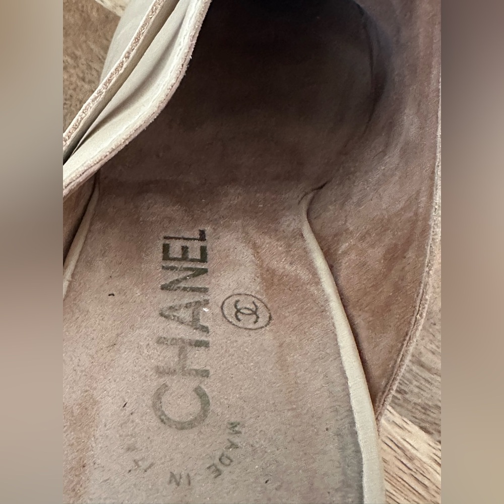 CHANEL Runway Leather Clogs Mules Metal studs 39 8 - Picture 9 of 16